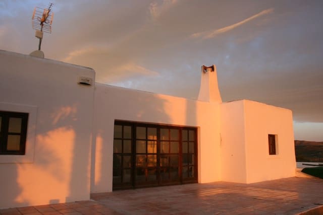 5 soveværelse Villa til salg i Agua Amarga - € 950.000 (Ref: 9285755)