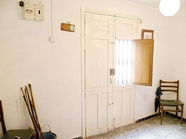 6 soveværelse Byhus til salg i Uleila del Campo - € 50.000 (Ref: 9356931)