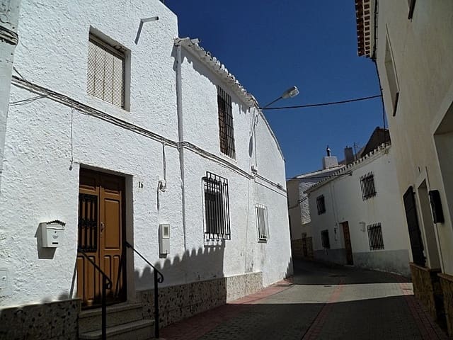 6 soveværelse Byhus til salg i Uleila del Campo - € 50.000 (Ref: 9356931)