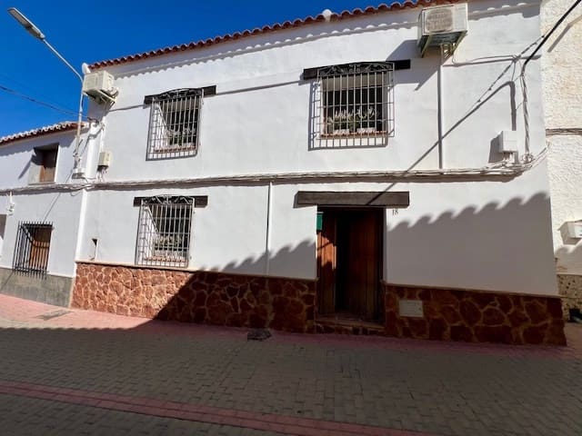 8 soveværelse Byhus til salg i Uleila del Campo - € 190.000 (Ref: 9357246)