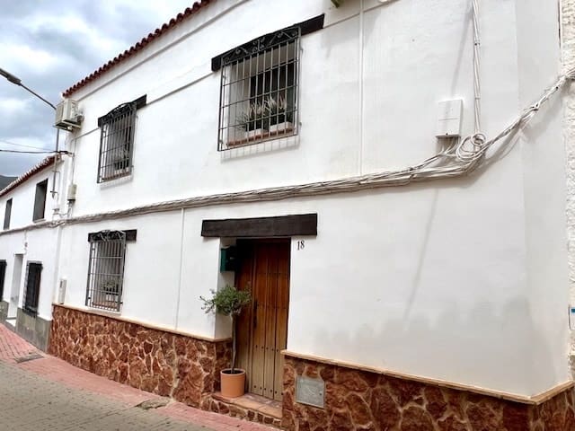 8 soveværelse Byhus til salg i Uleila del Campo - € 190.000 (Ref: 9357246)