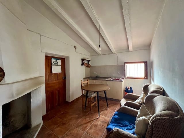 5 bedroom Finca/Country House for sale in Lubrin - € 140,000 (Ref: 9390757)