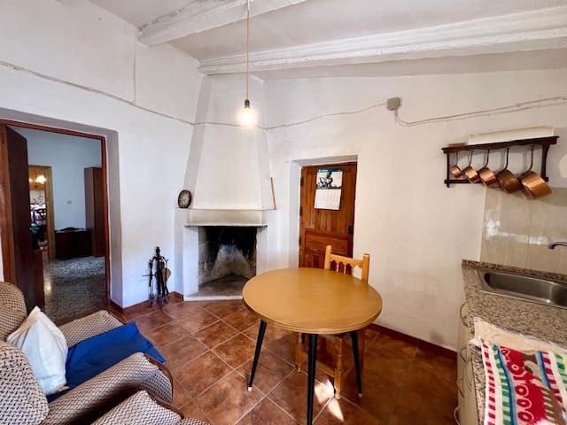 5 bedroom Finca/Country House for sale in Lubrin - € 140,000 (Ref: 9390757)