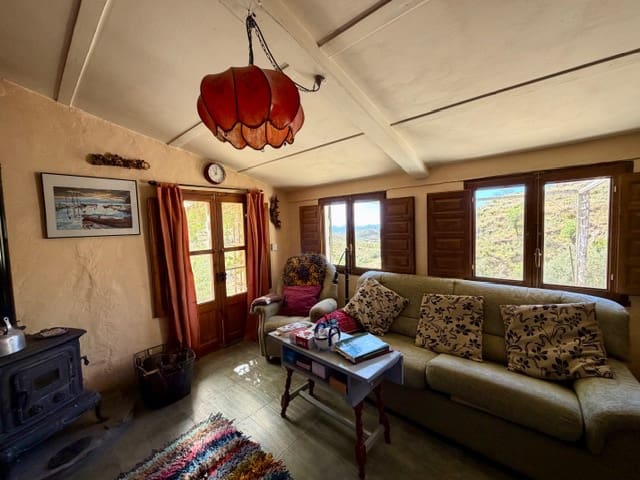 2 bedroom Finca/Country House for sale in Benizalon - € 119,000 (Ref: 9839945)