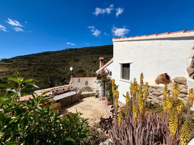 2 bedroom Finca/Country House for sale in Benizalon - € 119,000 (Ref: 9839945)