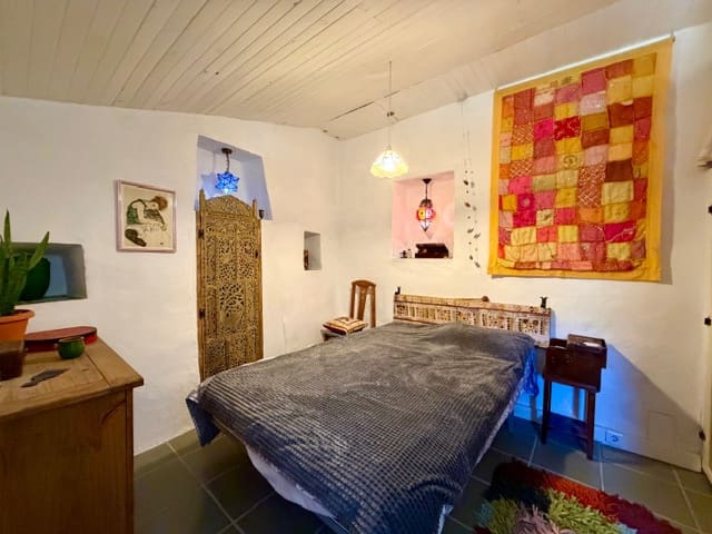 2 bedroom Finca/Country House for sale in Benizalon - € 119,000 (Ref: 9839945)