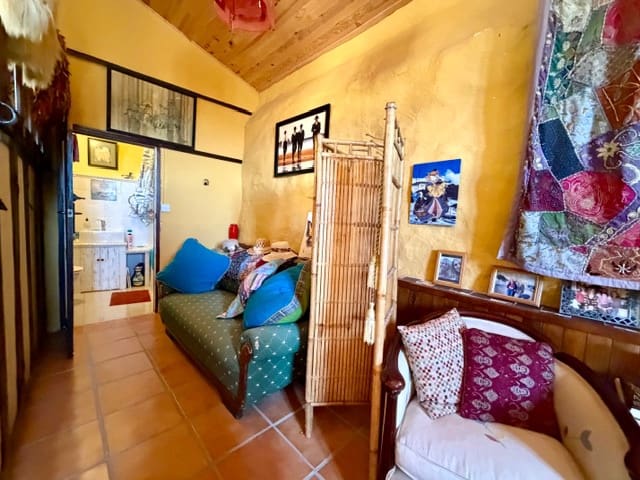 2 bedroom Finca/Country House for sale in Benizalon - € 119,000 (Ref: 9839945)