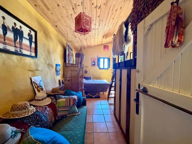 2 bedroom Finca/Country House for sale in Benizalon - € 119,000 (Ref: 9839945)