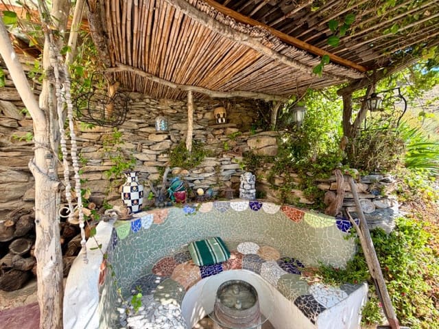 2 bedroom Finca/Country House for sale in Benizalon - € 119,000 (Ref: 9839945)