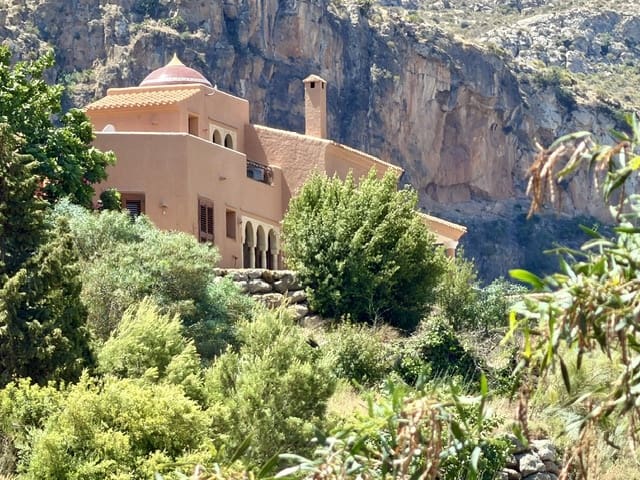 3 slaapkamer Villa te koop in Turre met zwembad - € 475.000 (Ref: 9906609)