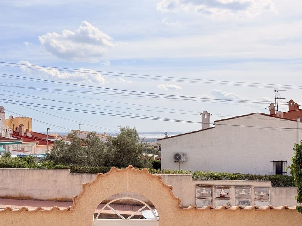 2 slaapkamer Halfvrijstaande villa te koop in Ciudad Quesada - € 175.000 (Ref: 10145213)