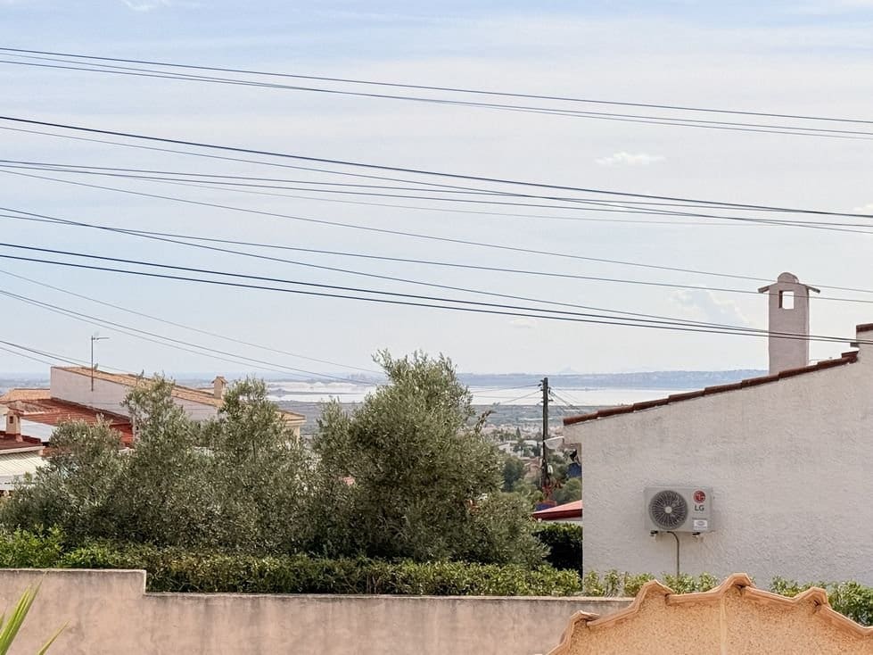 2 slaapkamer Halfvrijstaande villa te koop in Ciudad Quesada - € 175.000 (Ref: 10145213)