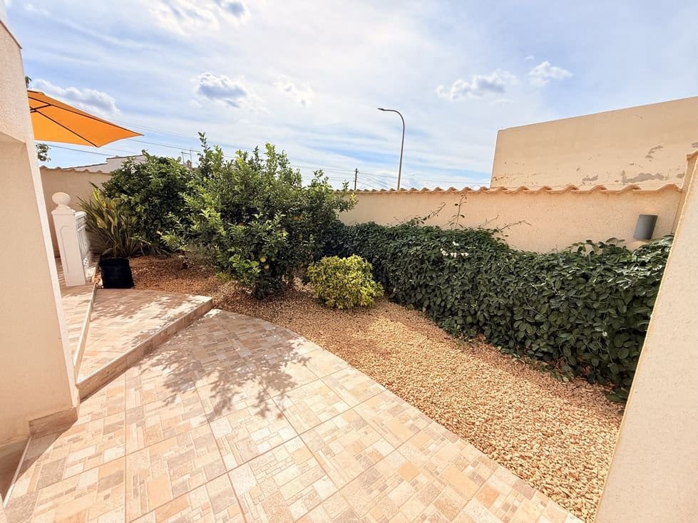 2 slaapkamer Halfvrijstaande villa te koop in Ciudad Quesada - € 175.000 (Ref: 10145213)
