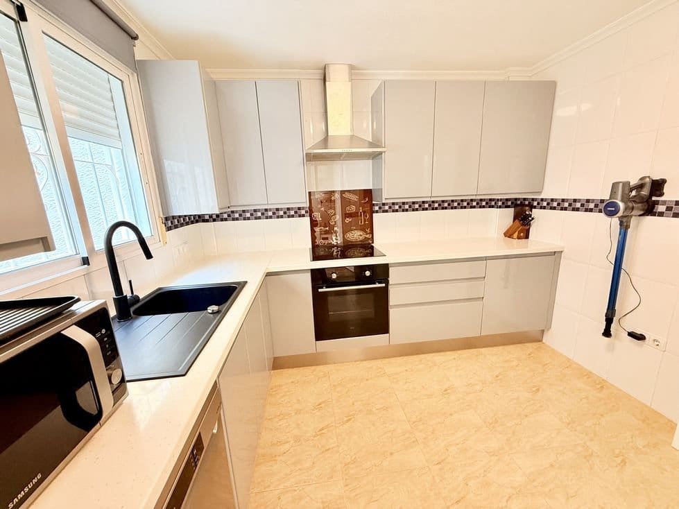 3 bedroom Townhouse for sale in San Bartolome with garage - € 139,950 (Ref: 10160114)