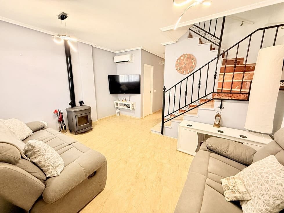 3 bedroom Townhouse for sale in San Bartolome with garage - € 139,950 (Ref: 10160114)