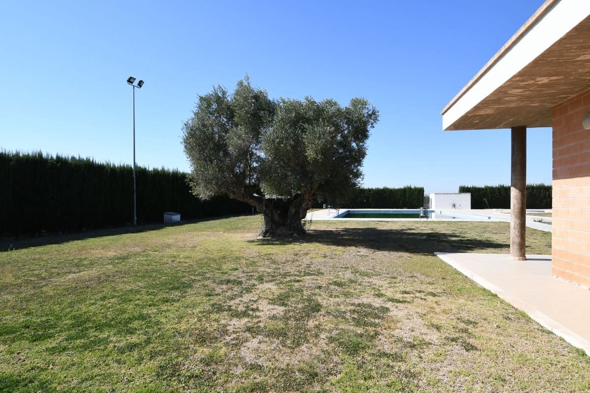 3 bedroom Townhouse for sale in San Bartolome with garage - € 139,950 (Ref: 10160114)