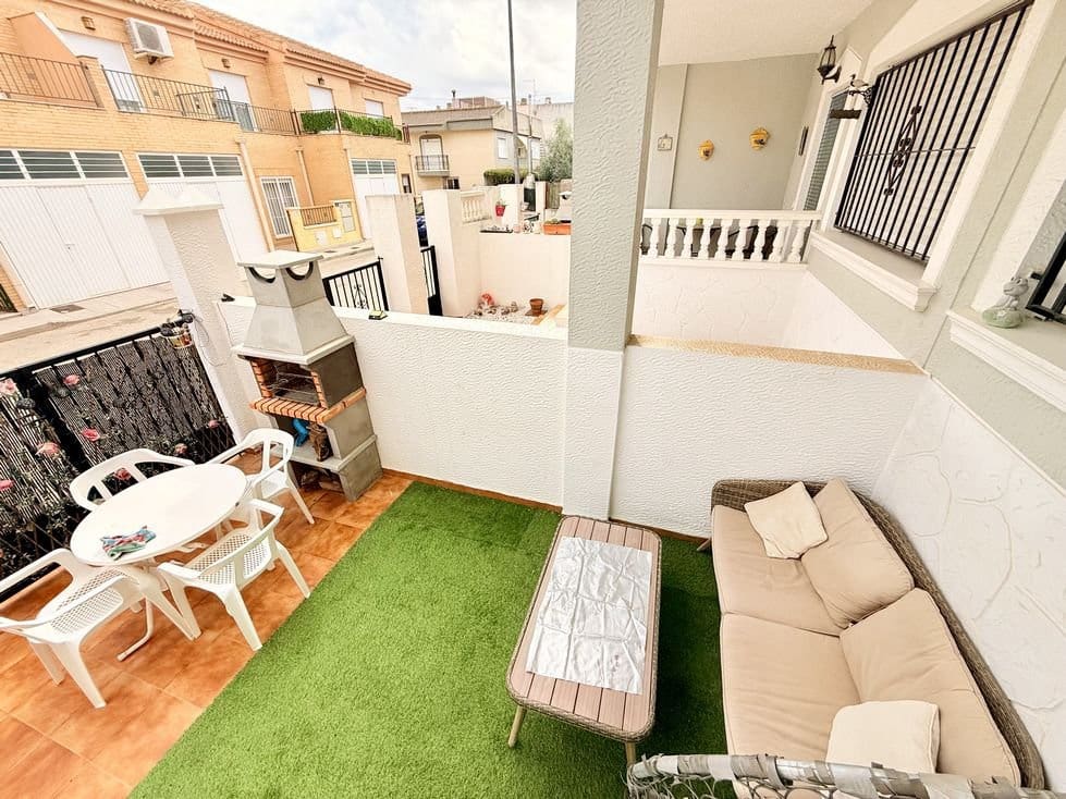 3 bedroom Townhouse for sale in San Bartolome with garage - € 139,950 (Ref: 10160114)