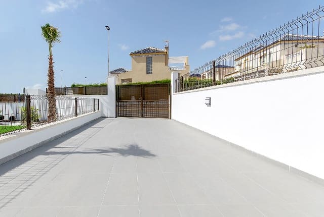 Pareado de 3 habitaciones en Parque Acuático - Sector 25, Torrevieja en venta con garaje - 269.000 € (Ref: 6148200)
