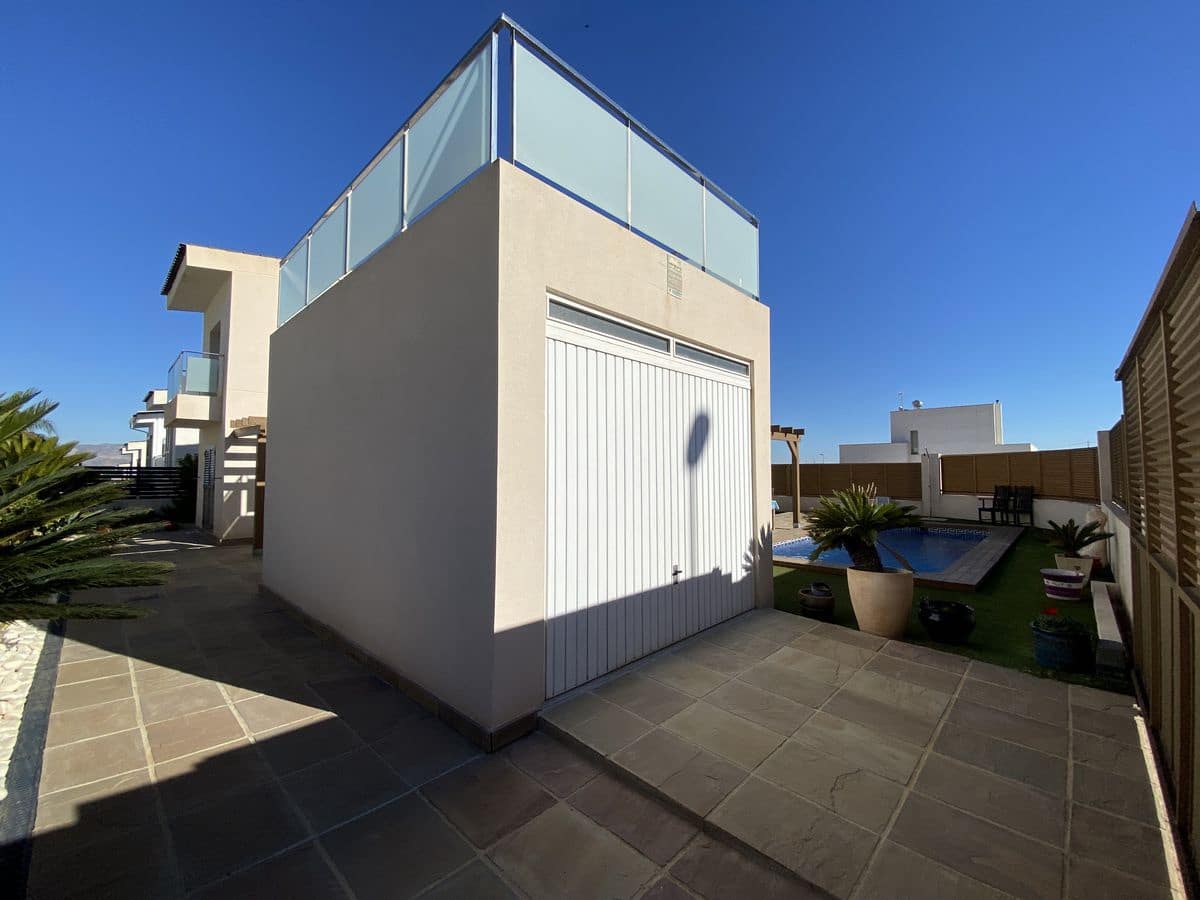 3 soverom Villa til salgs i Cox med svømmebasseng garasje - € 340 000 (Ref: 7367769)