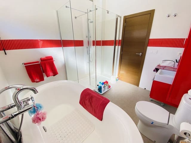 3 camera da letto Villa in vendita in Cox con piscina garage - 340.000 € (Rif: 7367769)