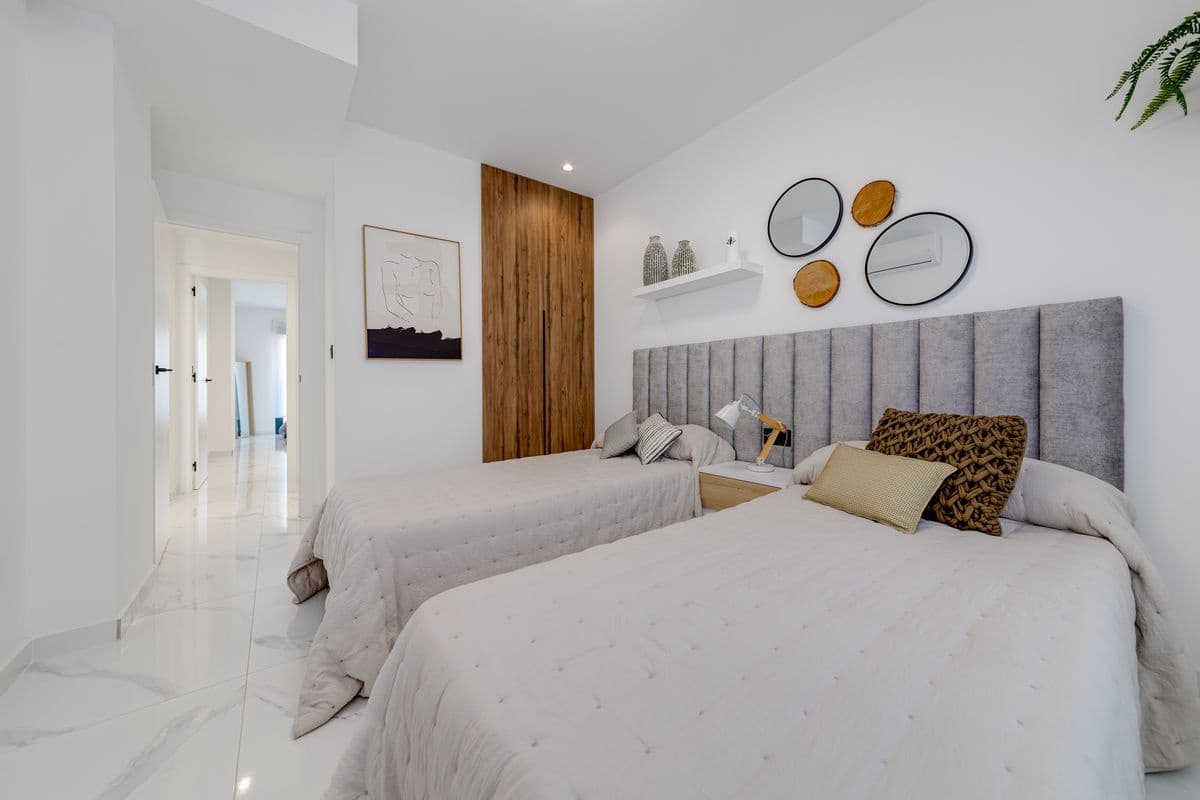 2 Zimmer Apartment zu verkaufen in Guardamar del Segura mit Garage - 218.000 € (Ref: 7700081)