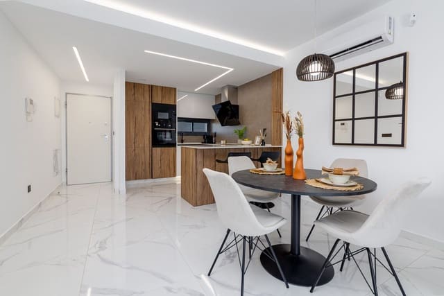 2 Zimmer Apartment zu verkaufen in El Raso, Guardamar del Segura mit Garage - 218.000 € (Ref: 7700081)