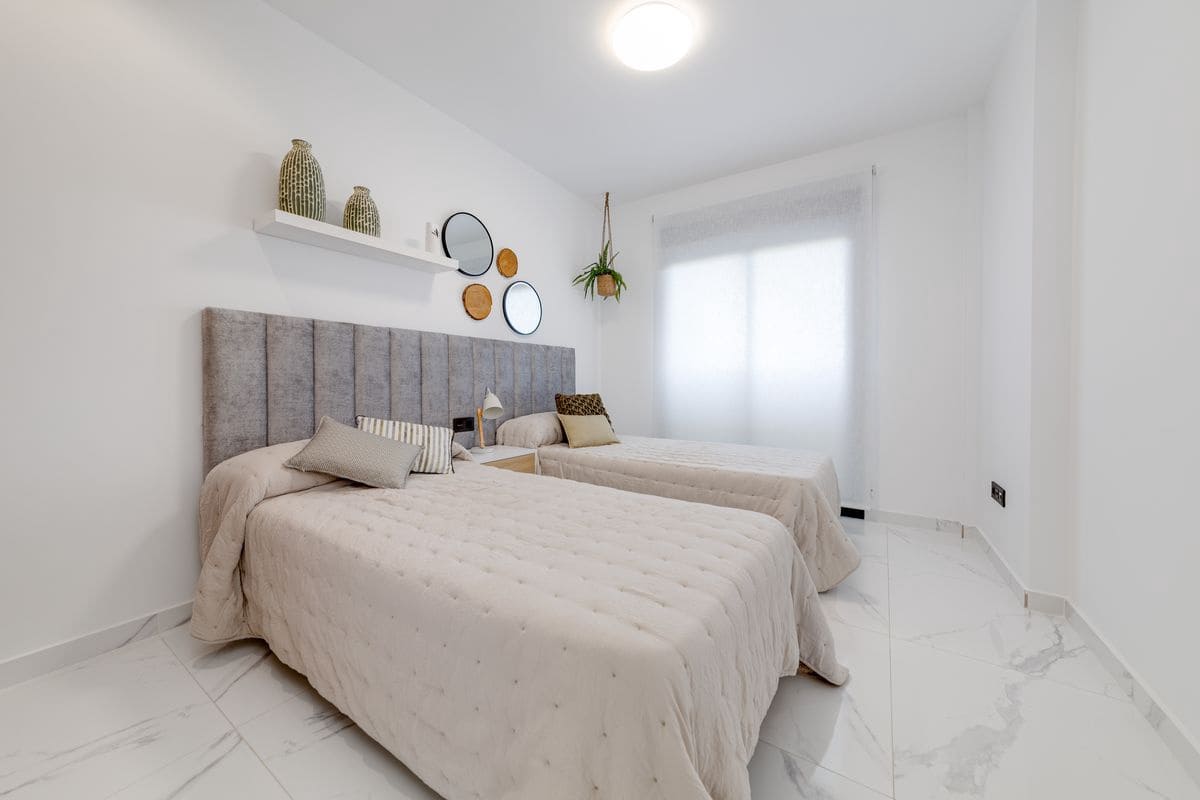 2 Zimmer Apartment zu verkaufen in Guardamar del Segura mit Garage - 218.000 € (Ref: 7700081)