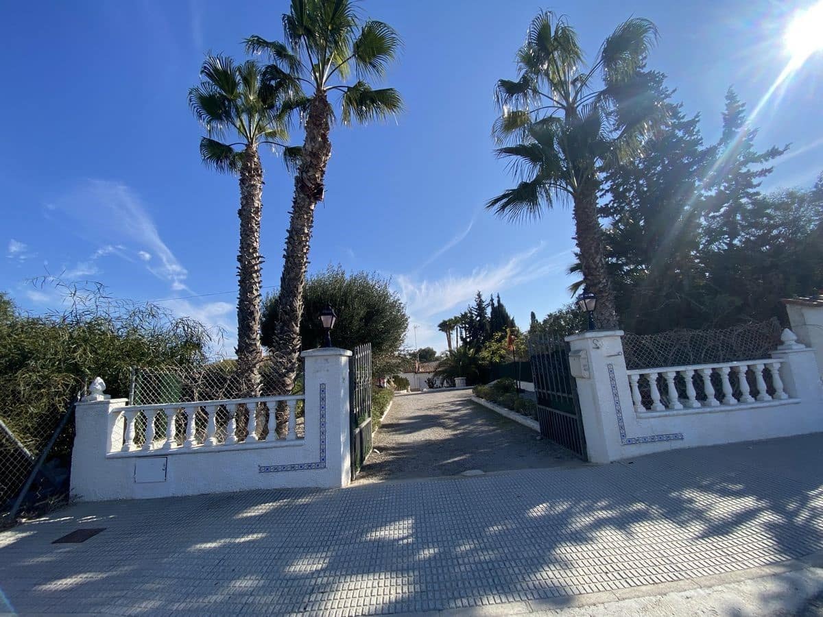 3 soveværelse Finca/Landehus til salg i Algorfa med swimmingpool garage - € 259.950 (Ref: 8788688)