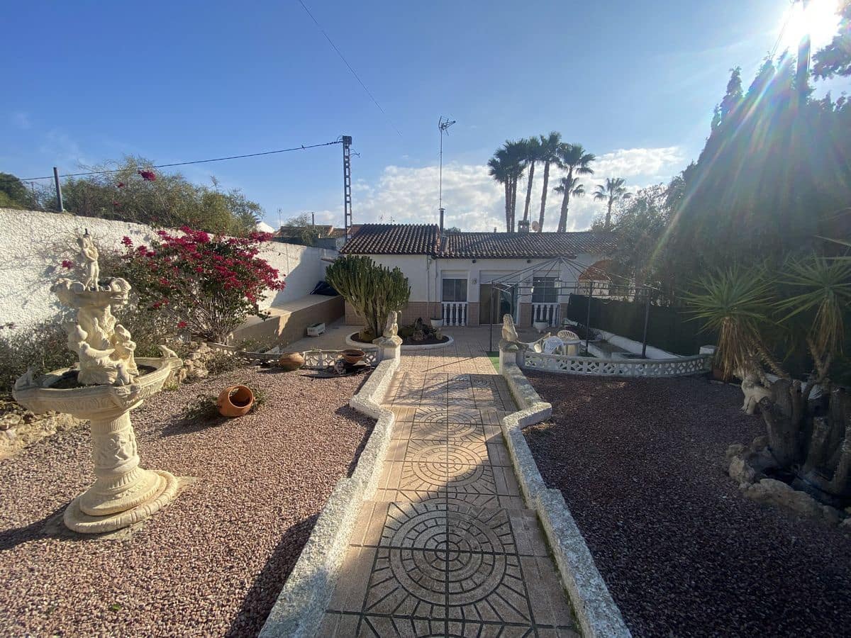 3 soveværelse Finca/Landehus til salg i Algorfa med swimmingpool garage - € 259.950 (Ref: 8788688)