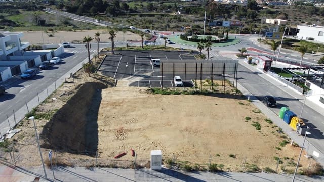 3 sypialnia Apartament na sprzedaż w Benijófar z basenem garażem - 319 900 € (Ref: 8917336)