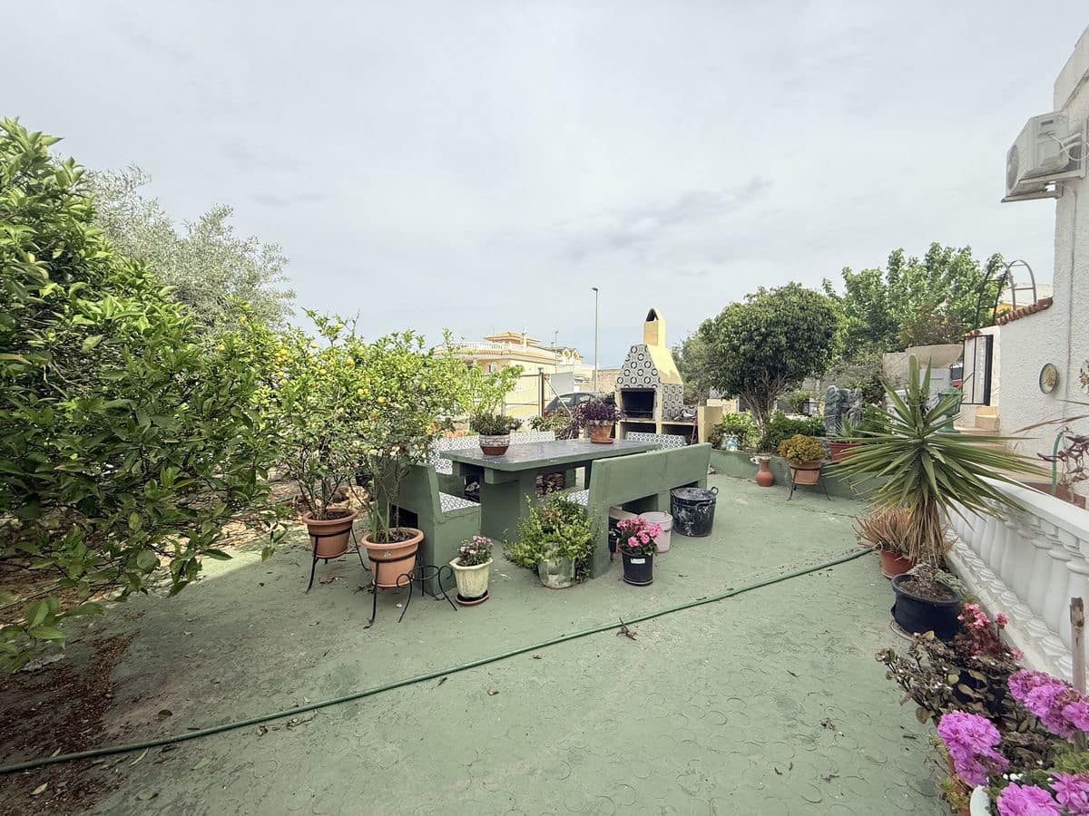 3 soveværelse Semi-Rækkehus til salg i Benijofar med swimmingpool - € 260.000 (Ref: 8949696)