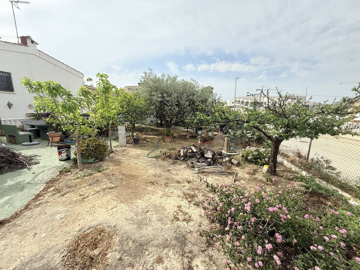 3 soveværelse Semi-Rækkehus til salg i Benijofar med swimmingpool - € 260.000 (Ref: 8949696)