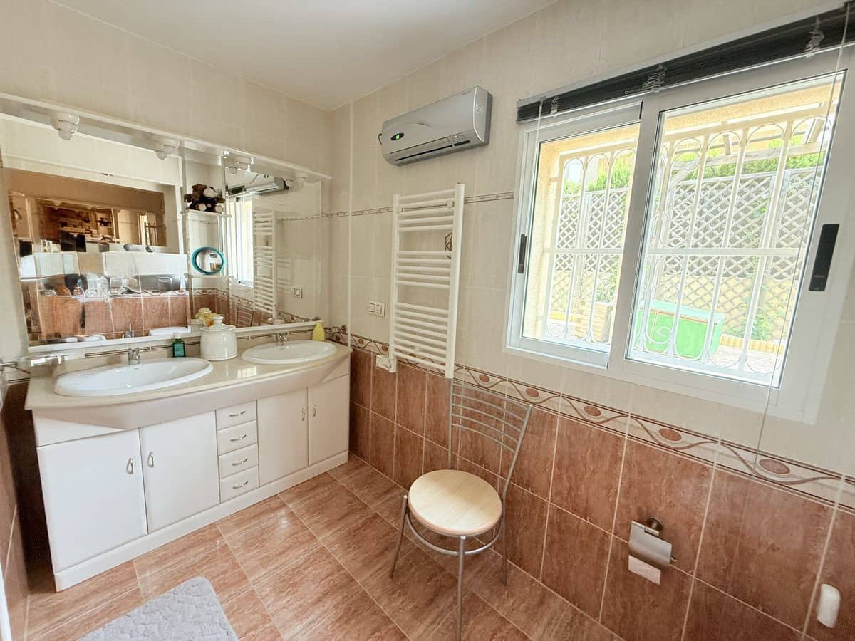 4 soverom Villa til salgs i Benimar med svømmebasseng garasje - € 595 950 (Ref: 9194910)