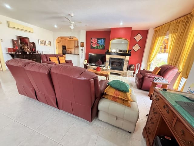 4 Zimmer Villa zu verkaufen in Benimar, Benijófar mit Pool Garage - 595.950 € (Ref: 9194910)