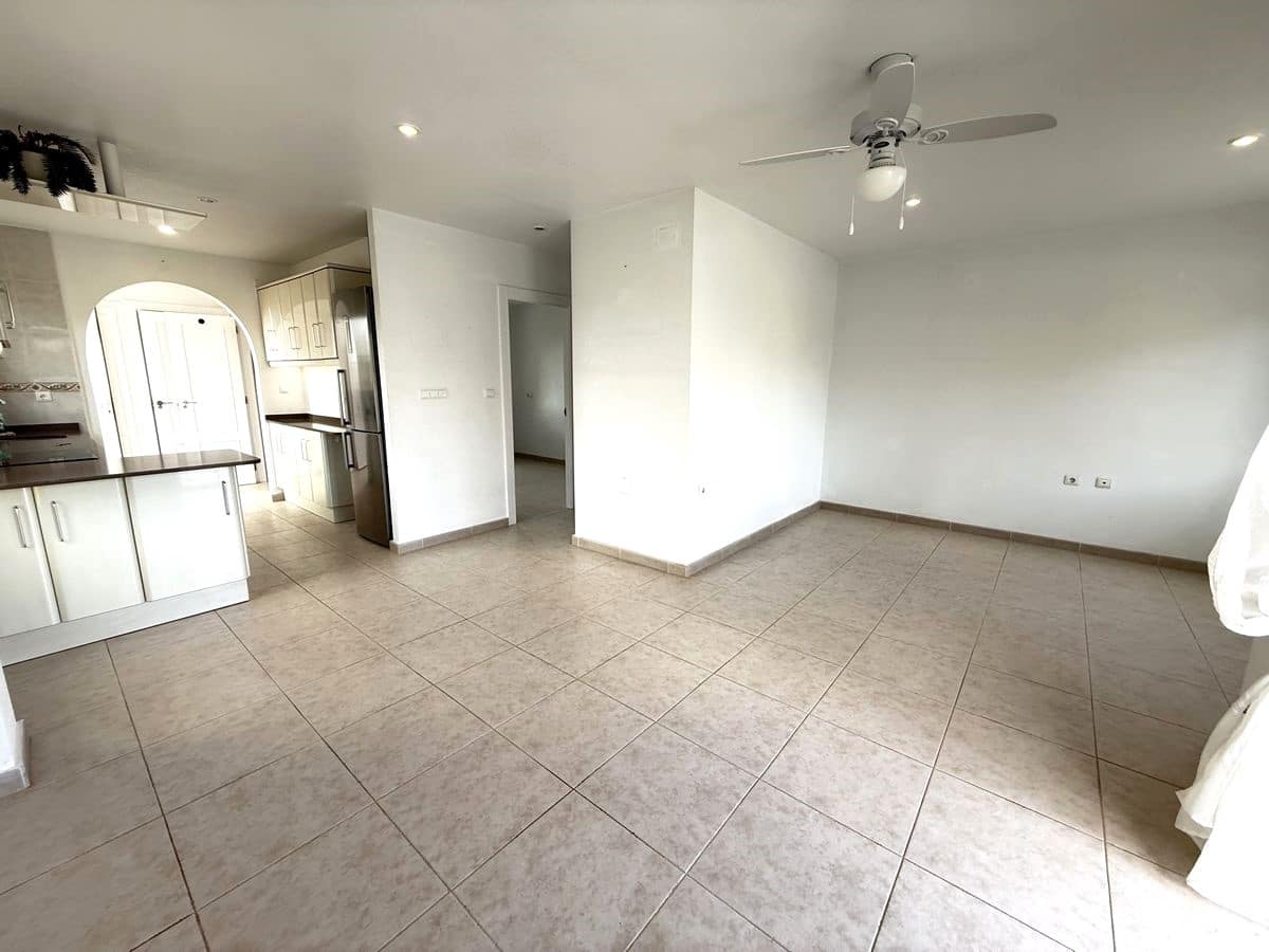 3 soverom Kjedet enebolig til salgs i Benimar med svømmebasseng garasje - € 235 000 (Ref: 9319723)