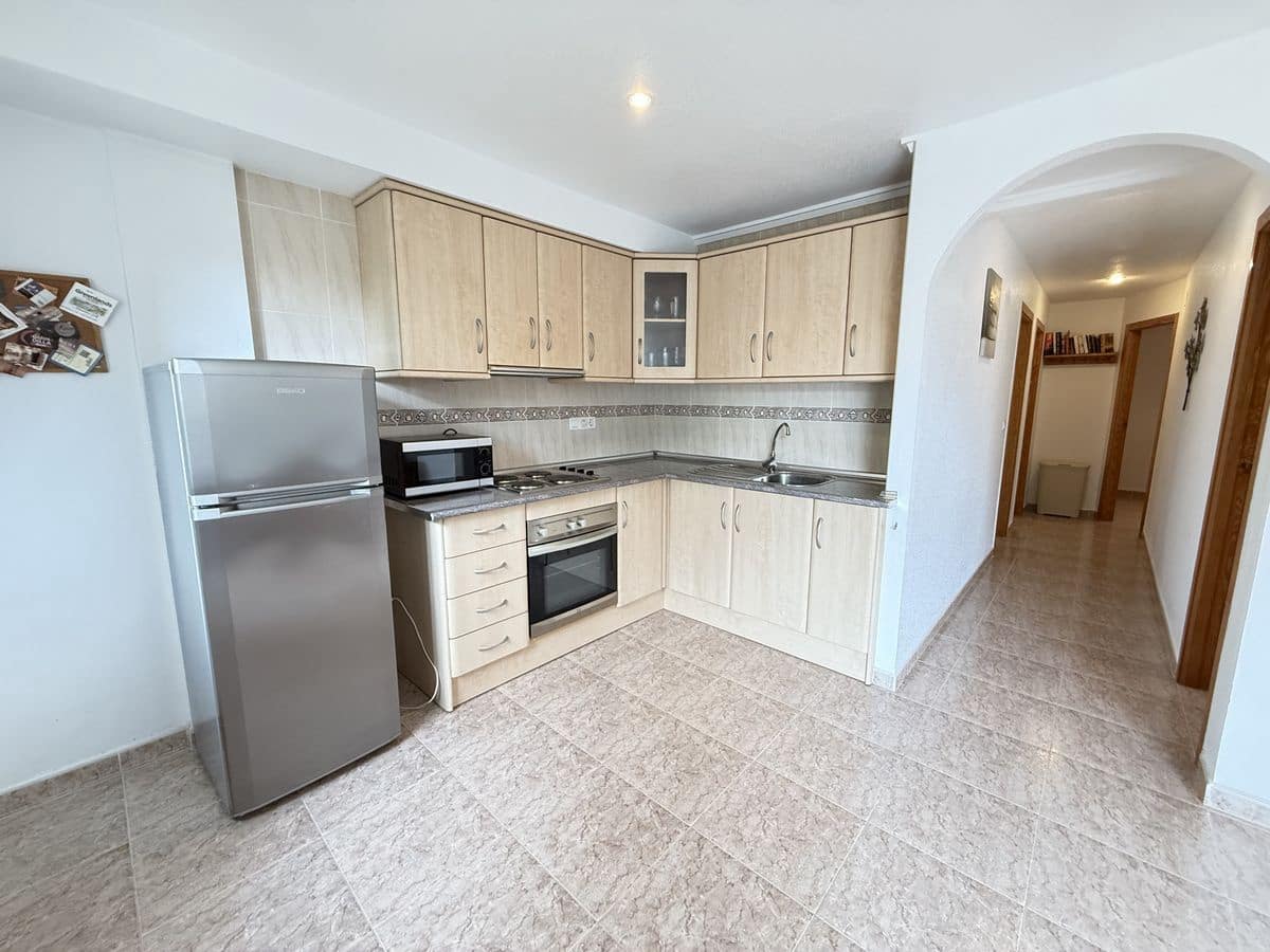 3 soverom Kjedet enebolig til salgs i Benimar med svømmebasseng garasje - € 235 000 (Ref: 9319723)