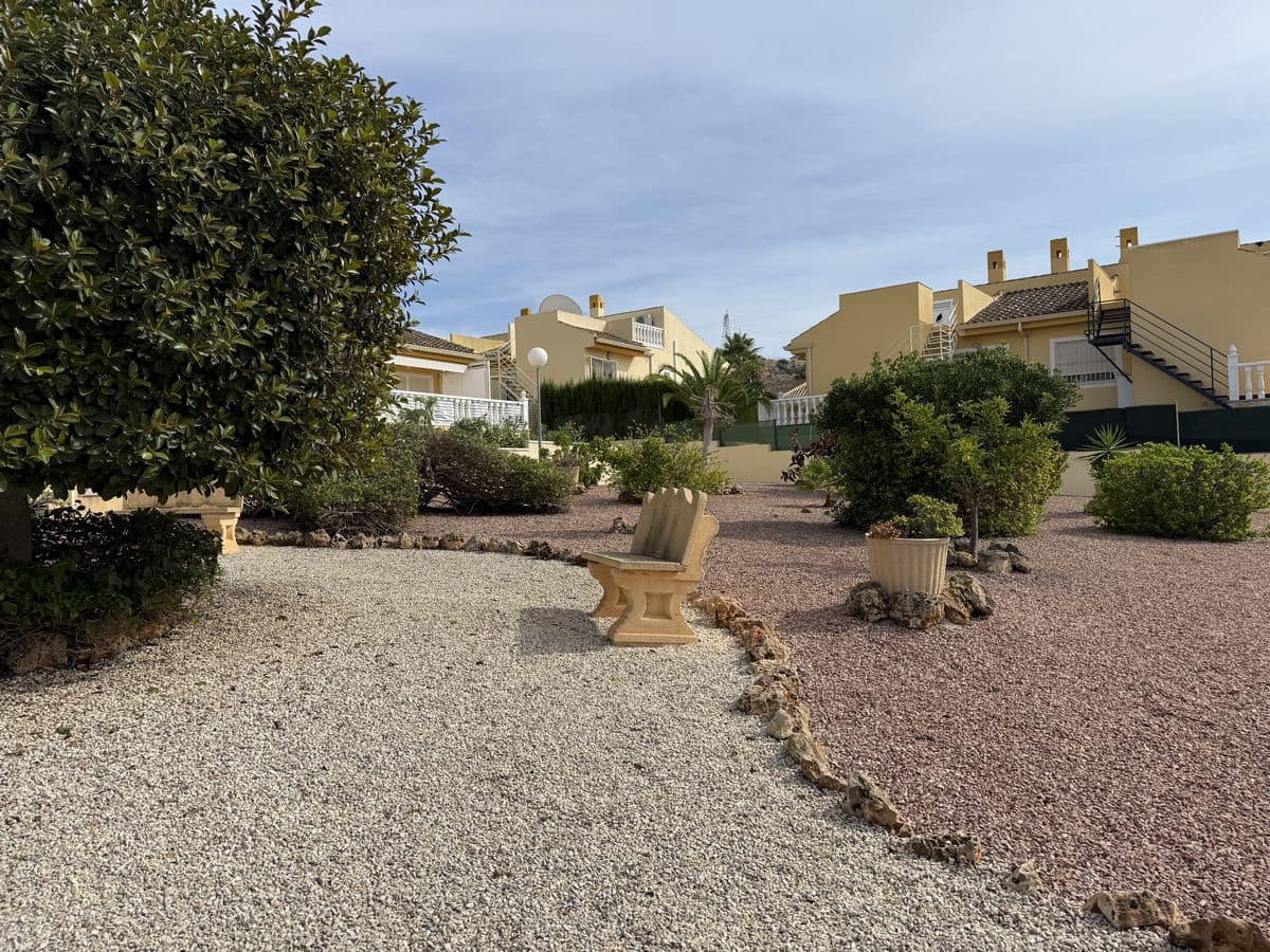 3 soverom Kjedet enebolig til salgs i Benimar med svømmebasseng garasje - € 235 000 (Ref: 9319723)