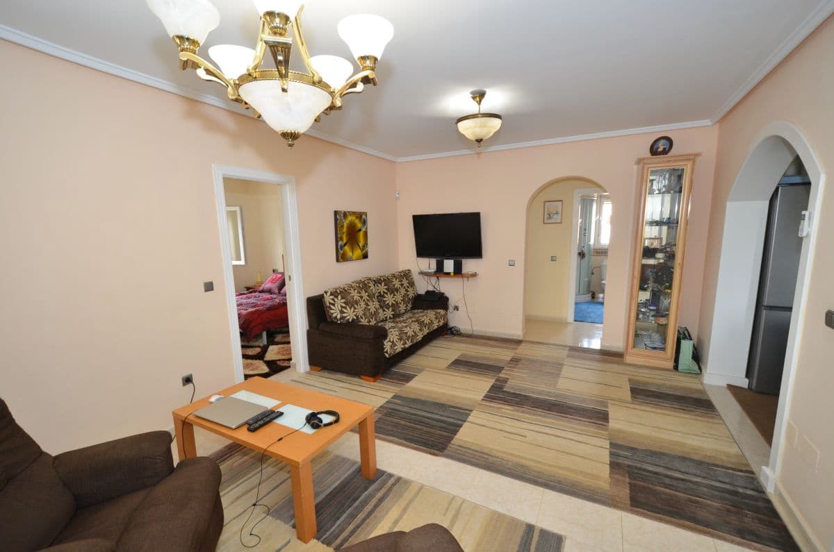 3 Zimmer Villa zu verkaufen in Benijofar mit Pool - 325.000 € (Ref: 9548986)