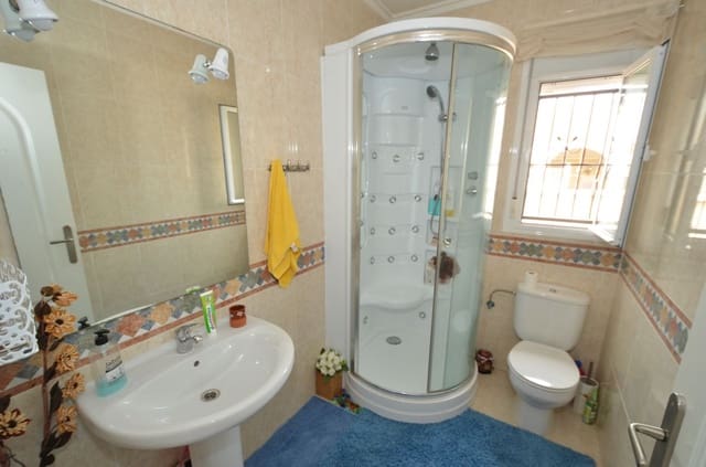 3 Zimmer Villa zu verkaufen in Benijófar mit Pool - 325.000 € (Ref: 9548986)