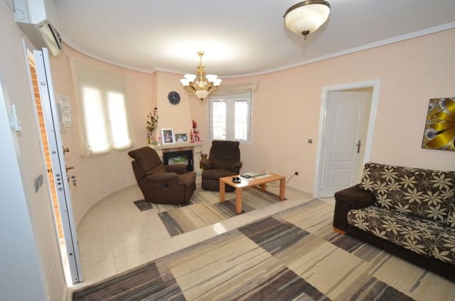 3 Zimmer Villa zu verkaufen in Benijófar mit Pool - 325.000 € (Ref: 9548986)