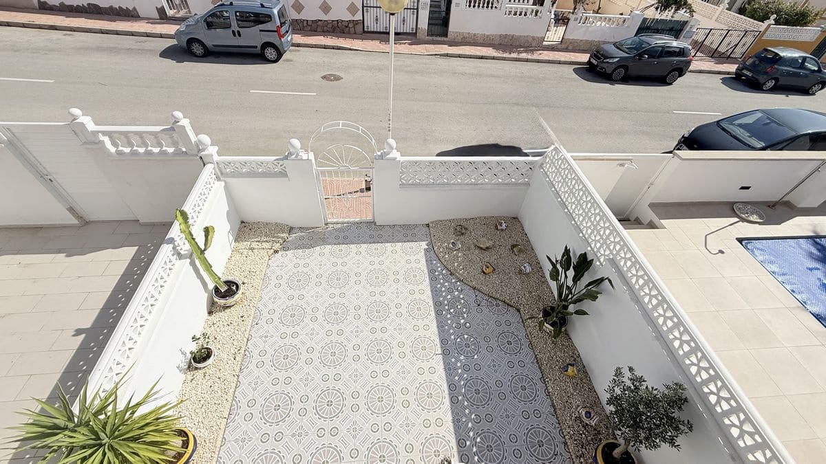Casa de 2 habitaciones en Ciudad Quesada en venta con piscina garaje - 215.000 € (Ref: 9676317)