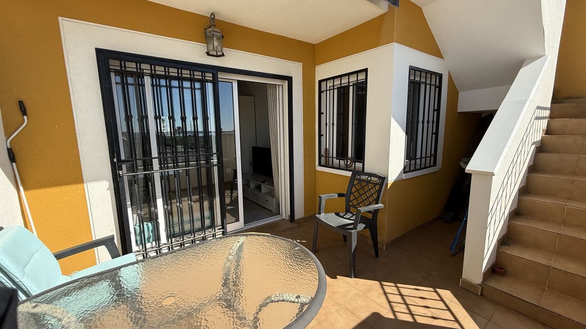 2 soveværelse Lejlighed til salg i Los Montesinos med swimmingpool garage - € 129.950 (Ref: 9685245)