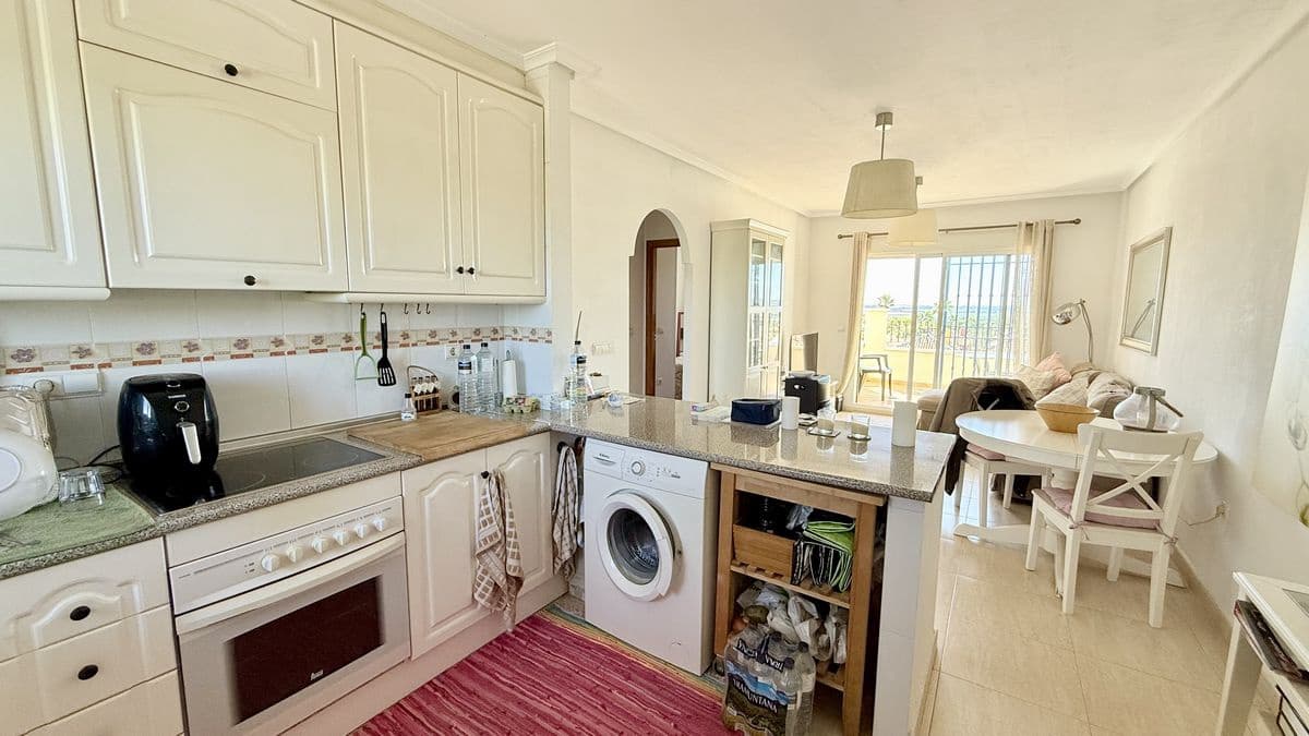 2 soveværelse Lejlighed til salg i Los Montesinos med swimmingpool garage - € 129.950 (Ref: 9685245)