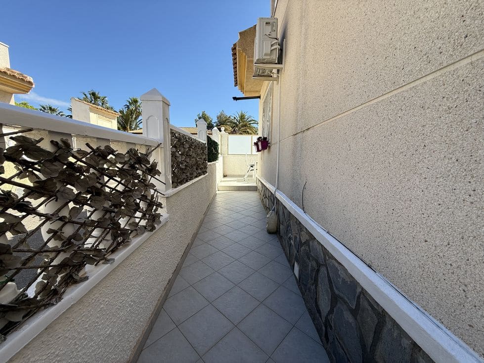 3 sovrum Villa till salu i Ciudad Quesada med pool garage - 239 000 € (Ref: 9772031)