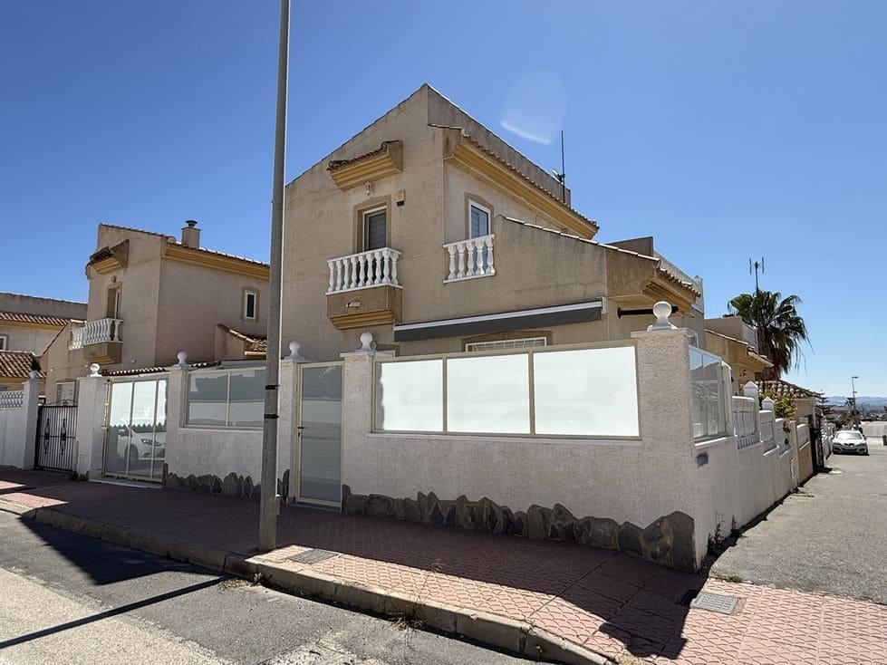 3 bedroom Villa for sale in Ciudad Quesada with pool garage - € 239,000 (Ref: 9772031)