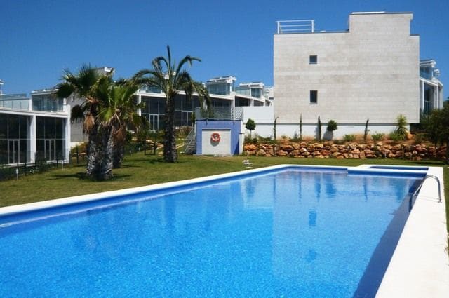 4 soveværelse Semi-Rækkehus til salg i Denia med swimmingpool garage - € 575.000 (Ref: 9200297)