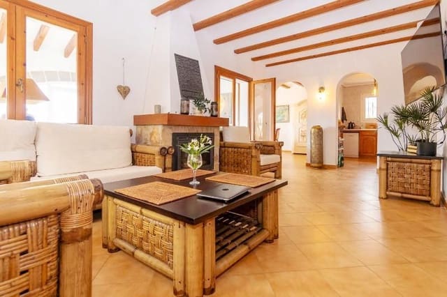 4 quarto Moradia para venda em El Montgó, Dénia com piscina garagem - 595 000 € (Ref: 9212554)