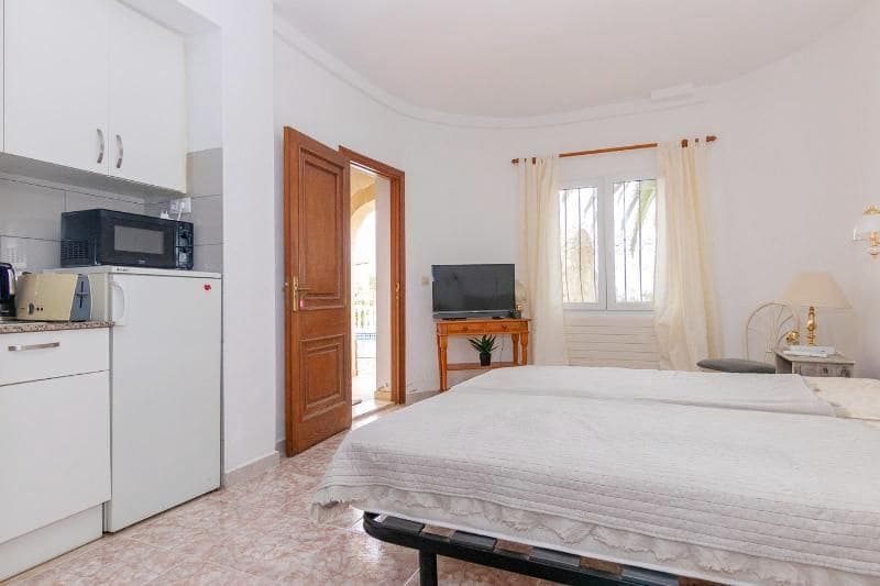 4 slaapkamer Villa te koop in Denia met zwembad garage - € 595.000 (Ref: 9212554)