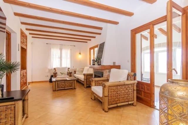 4 quarto Moradia para venda em El Montgó, Dénia com piscina garagem - 595 000 € (Ref: 9212554)