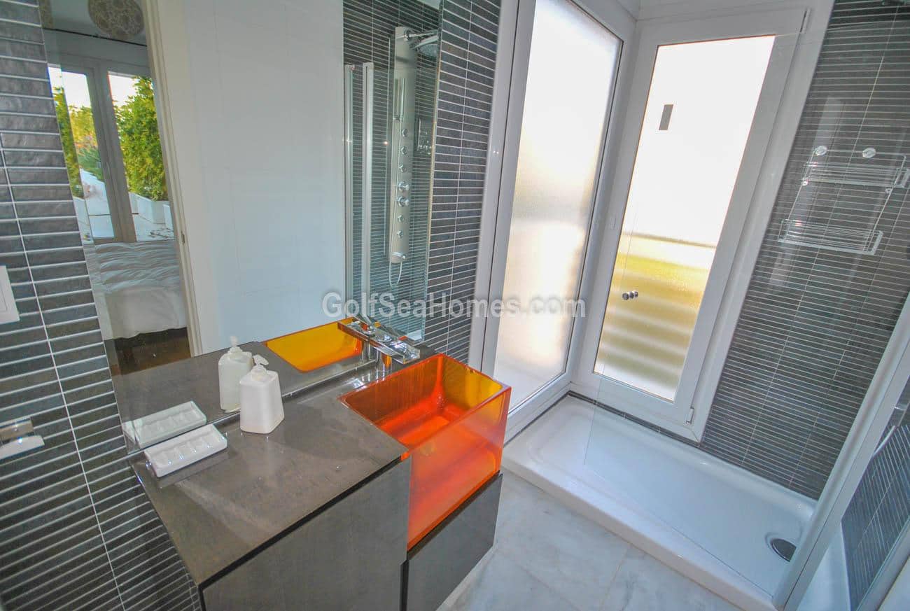 2 Zimmer Wohnung zu vermieten in Benalmadena mit Pool Garage - 1.500 € (Ref: 10028997)